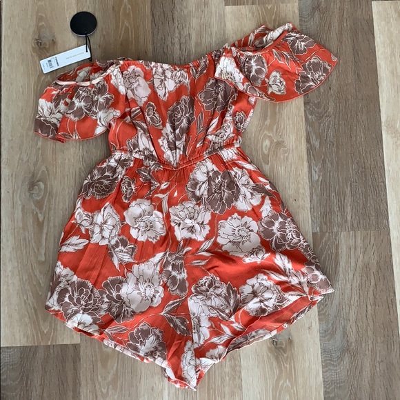 Floral cold shoulder/off the shoulder romper - Picture 2 of 7